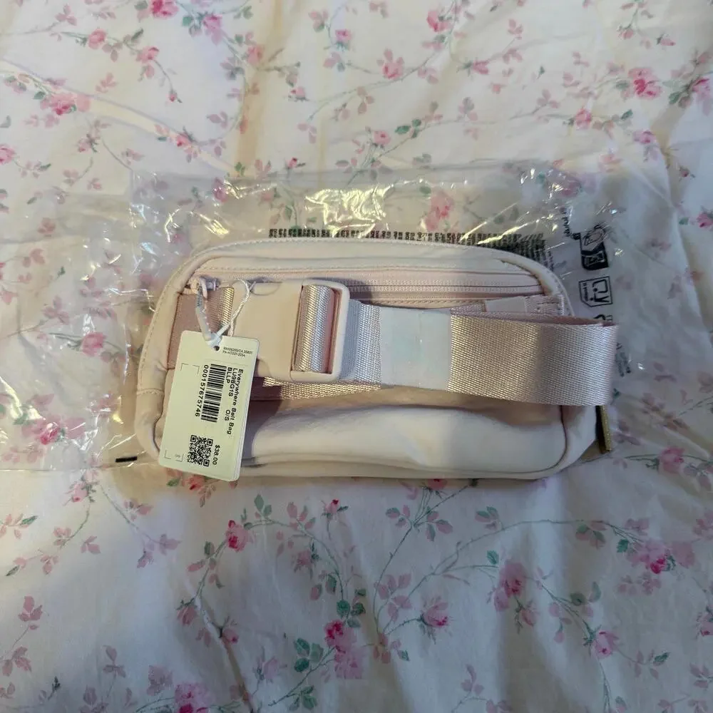 Lululemon Athletica Everywhere Belt Bag 1L